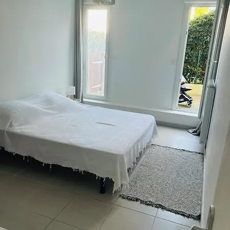 Apartment Spacieux T3 Avec Terrasse Rdc Centre